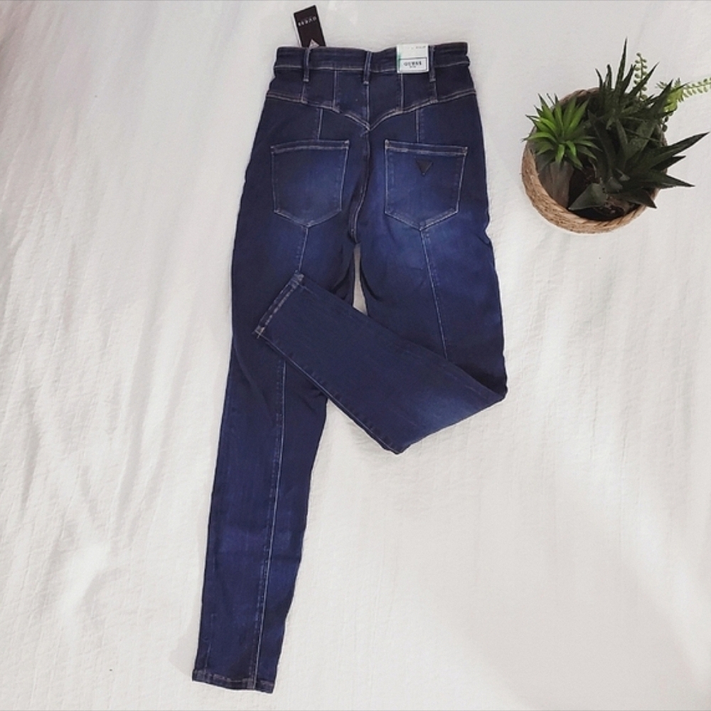GUESS Jeanologia Retro High Rise V-Yoke Denim Jeans NWT - Picture 3 of 15